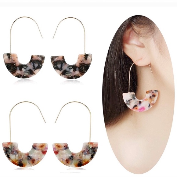 🎉HP BaubleBar Style Acrylic Hoop Earrings - Picture 4 of 6